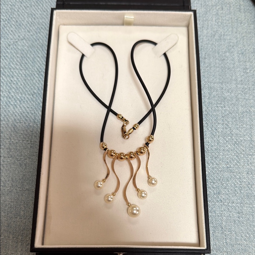 Harry Mason sunburst necklace with Swarovski cream pearls